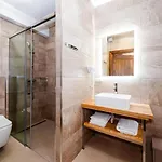 Taternik - 5 Bedrooms - Mountain View