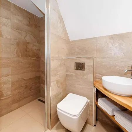 Taternik - 5 Bedrooms - Mountain View Apartment