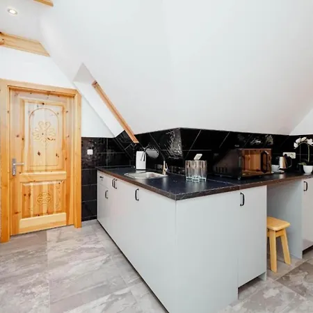 Taternik - 5 Bedrooms - Mountain View