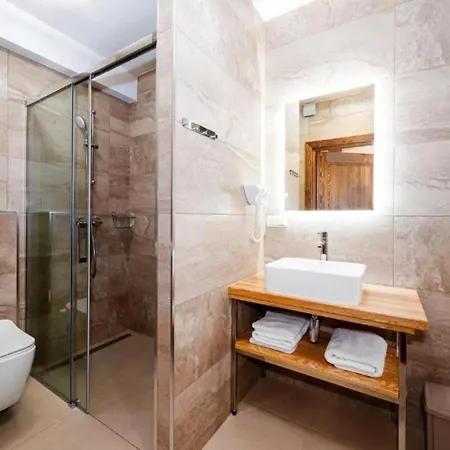 Taternik - 5 Bedrooms - Mountain View